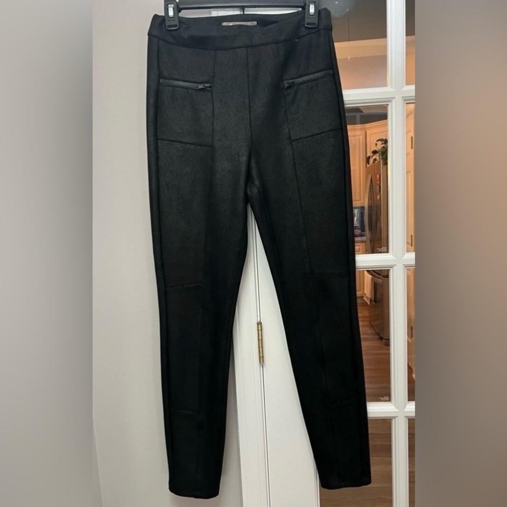 Tractr pull on textured leggings with 2 zipper pockets size 6 EUC
